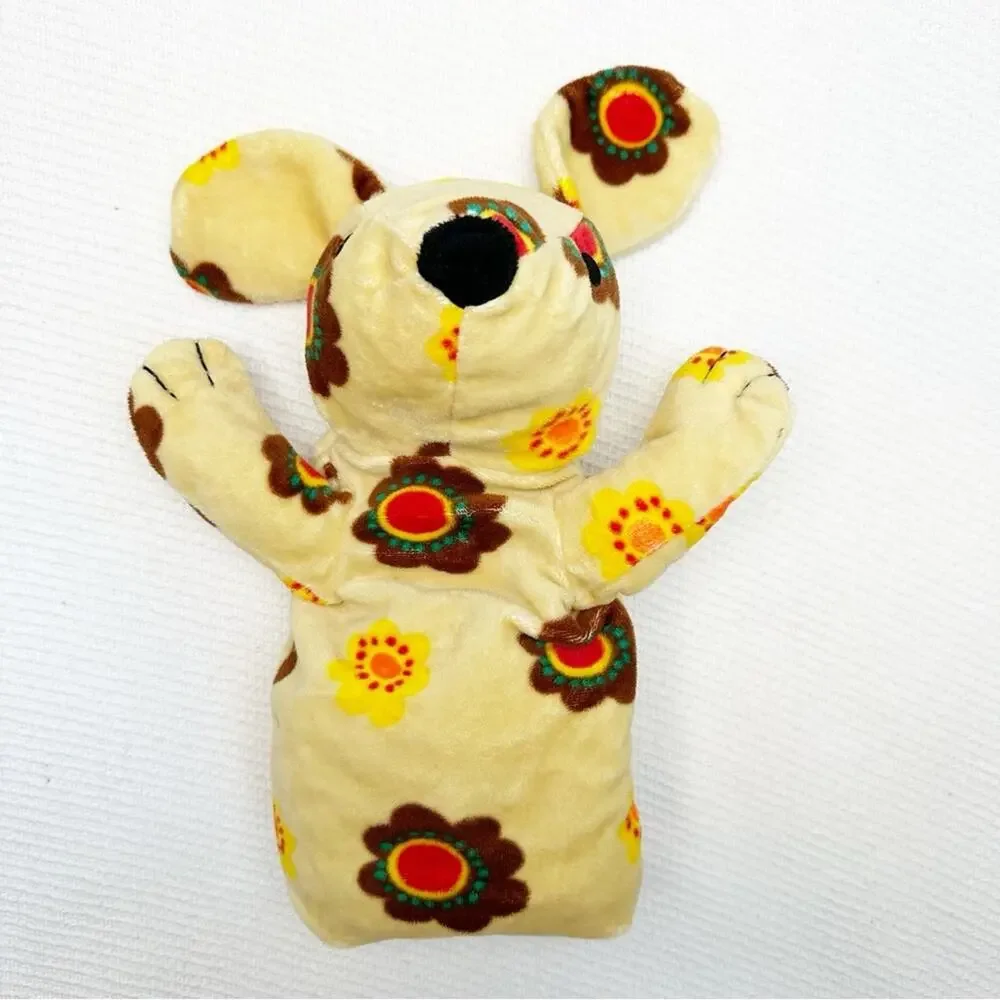 2007 Scholastic Side Kicks Counting in the Garden Yellow Dog Hand Puppet Plush